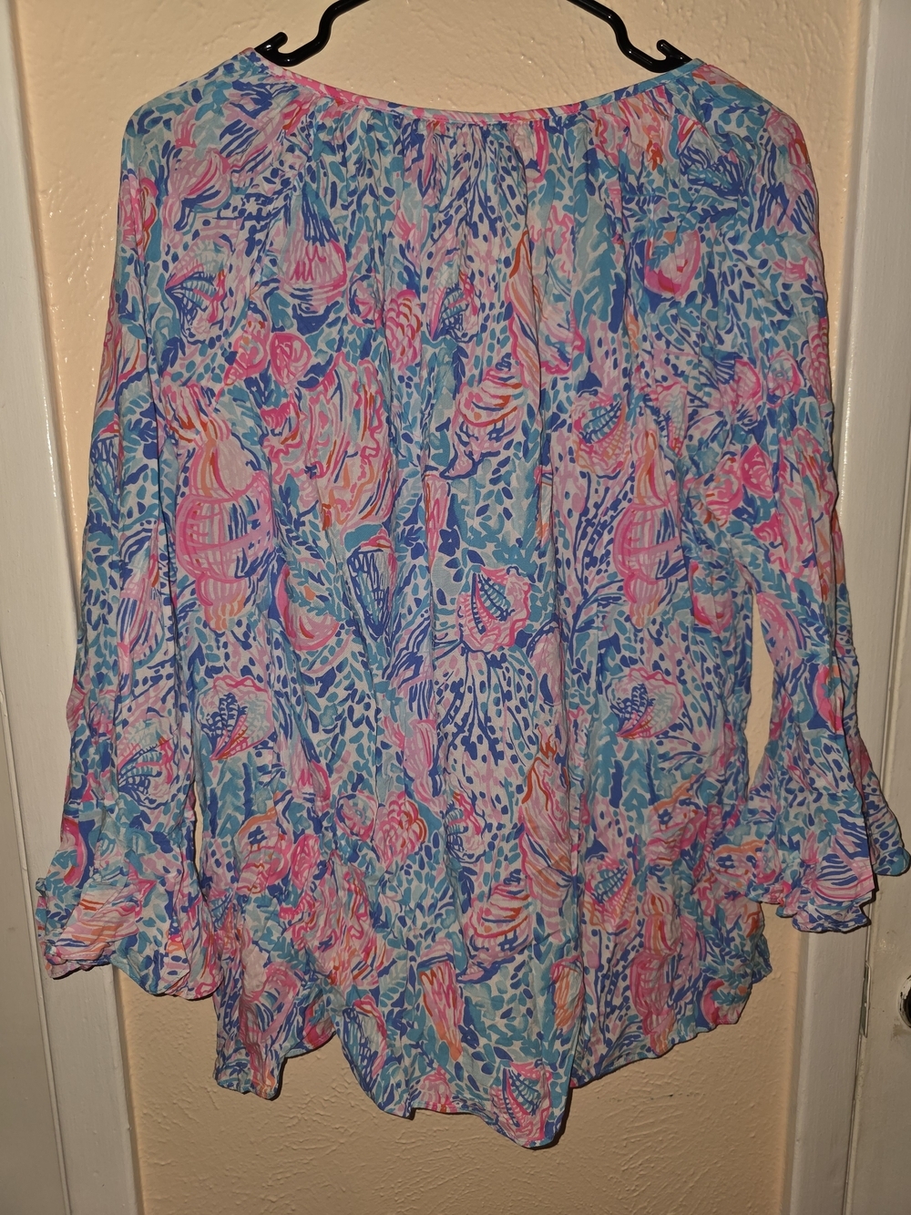 Lilly Pulitzer Willa Flounce Sleeve Top Treasure Trove Seashell Pink Blue L - Picture 5 of 5